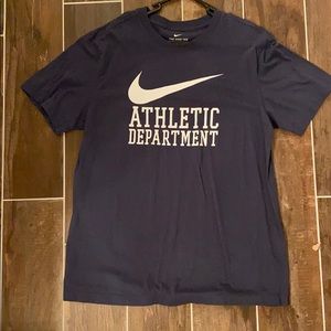 NIKE T SHIRT ( THE NIKE TEE )